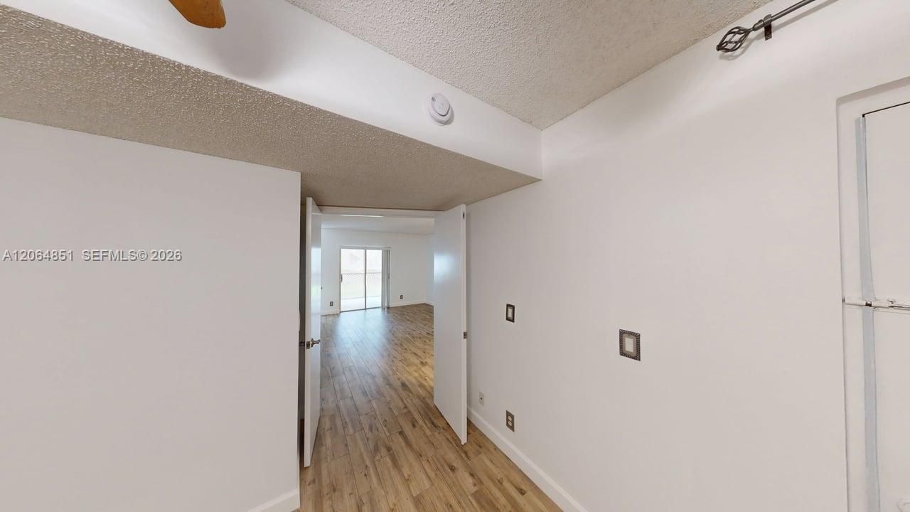 For Sale: $249,000 (2 beds, 2 baths, 850 Square Feet)