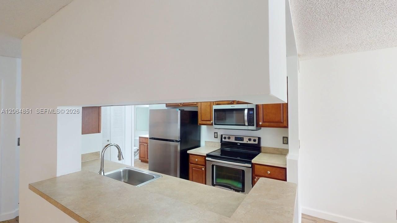 For Sale: $249,000 (2 beds, 2 baths, 850 Square Feet)