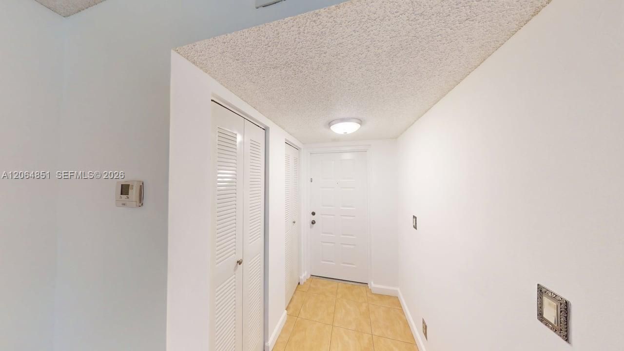 For Sale: $249,000 (2 beds, 2 baths, 850 Square Feet)