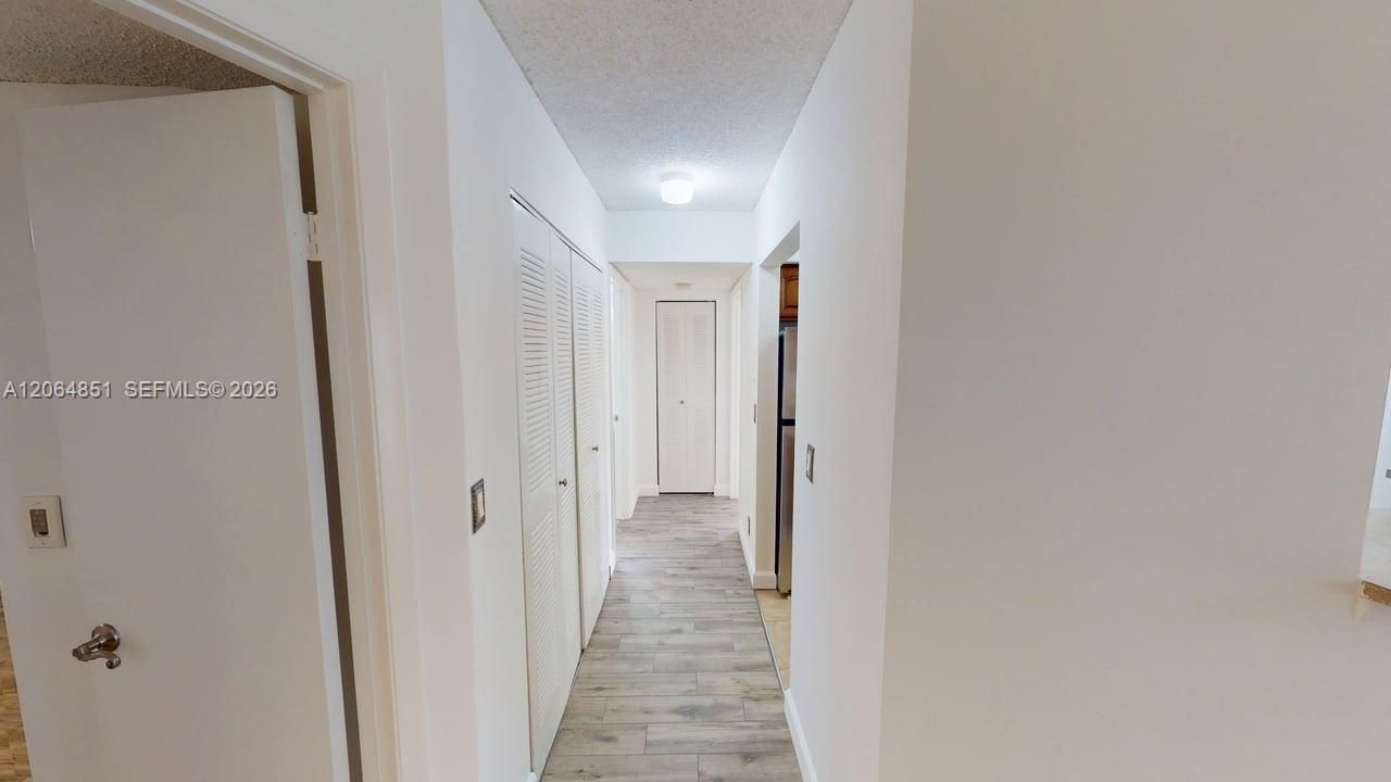 For Sale: $249,000 (2 beds, 2 baths, 850 Square Feet)