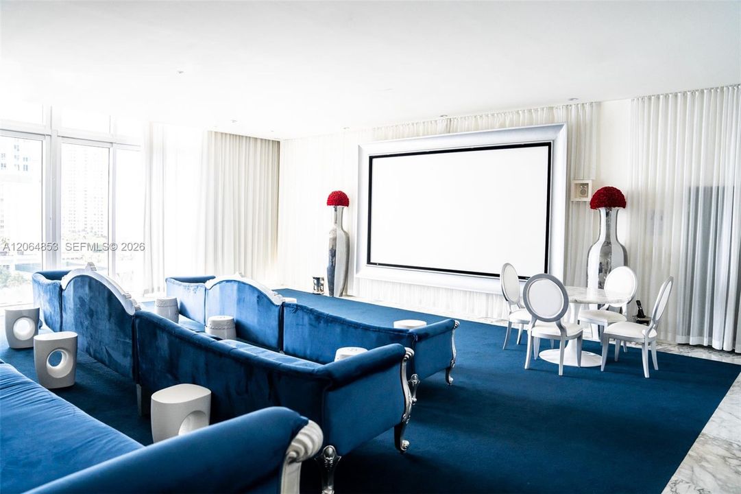 For Sale: $745,000 (2 beds, 2 baths, 1255 Square Feet)