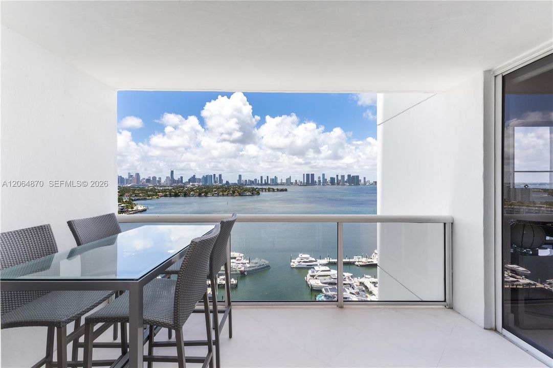 For Sale: $2,295,000 (3 beds, 2 baths, 1550 Square Feet)