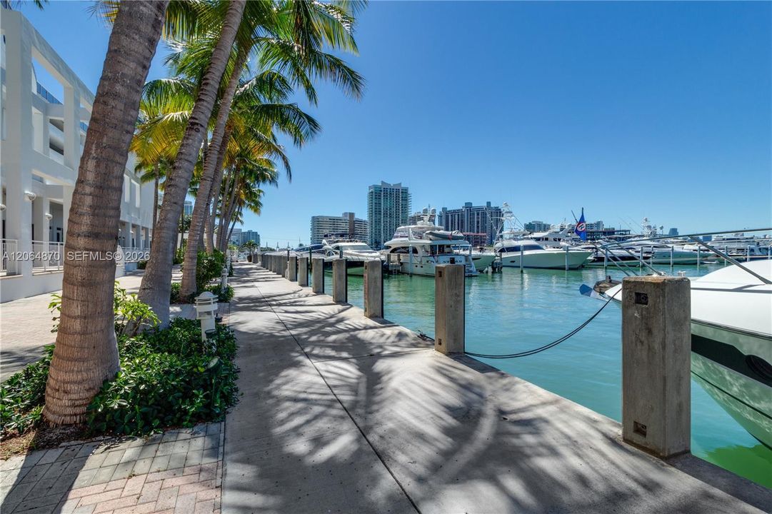 For Sale: $2,295,000 (3 beds, 2 baths, 1550 Square Feet)
