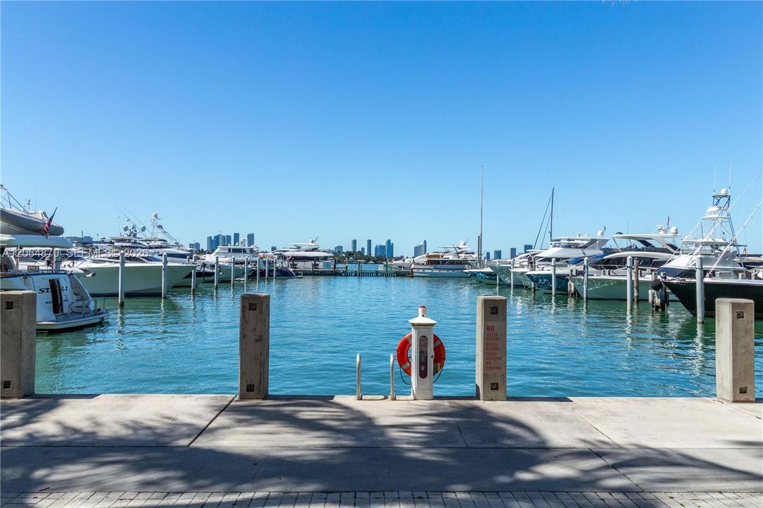 For Sale: $2,295,000 (3 beds, 2 baths, 1550 Square Feet)