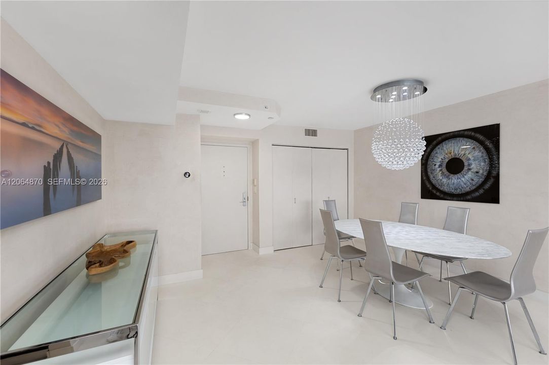 For Sale: $2,295,000 (3 beds, 2 baths, 1550 Square Feet)