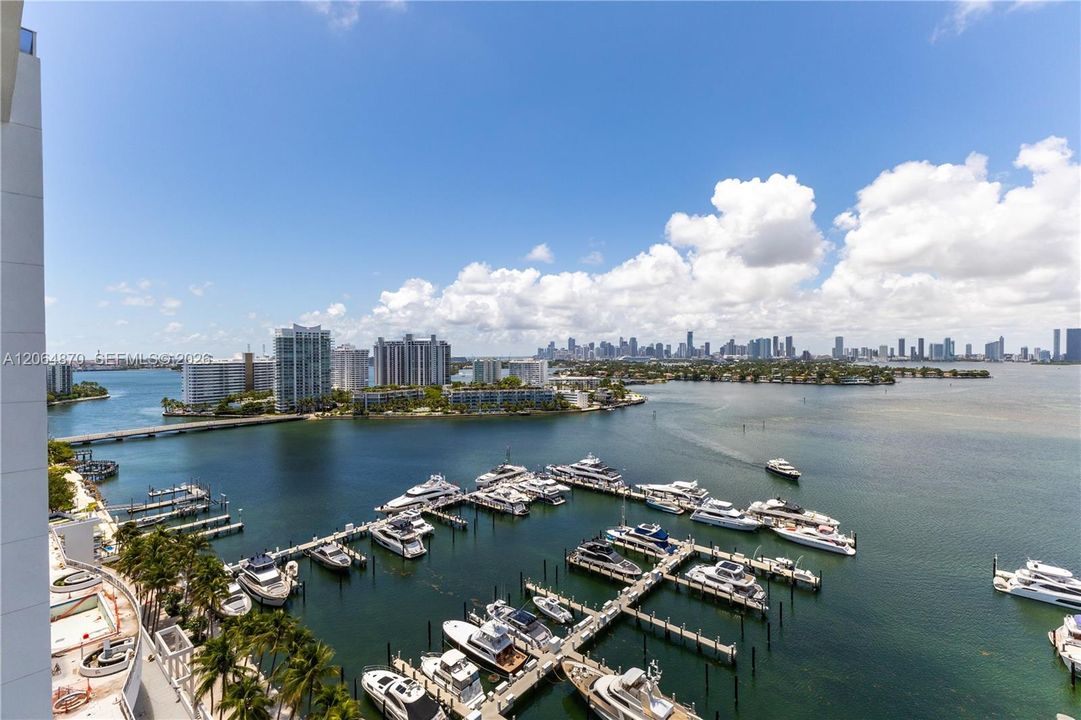 For Sale: $2,295,000 (3 beds, 2 baths, 1550 Square Feet)