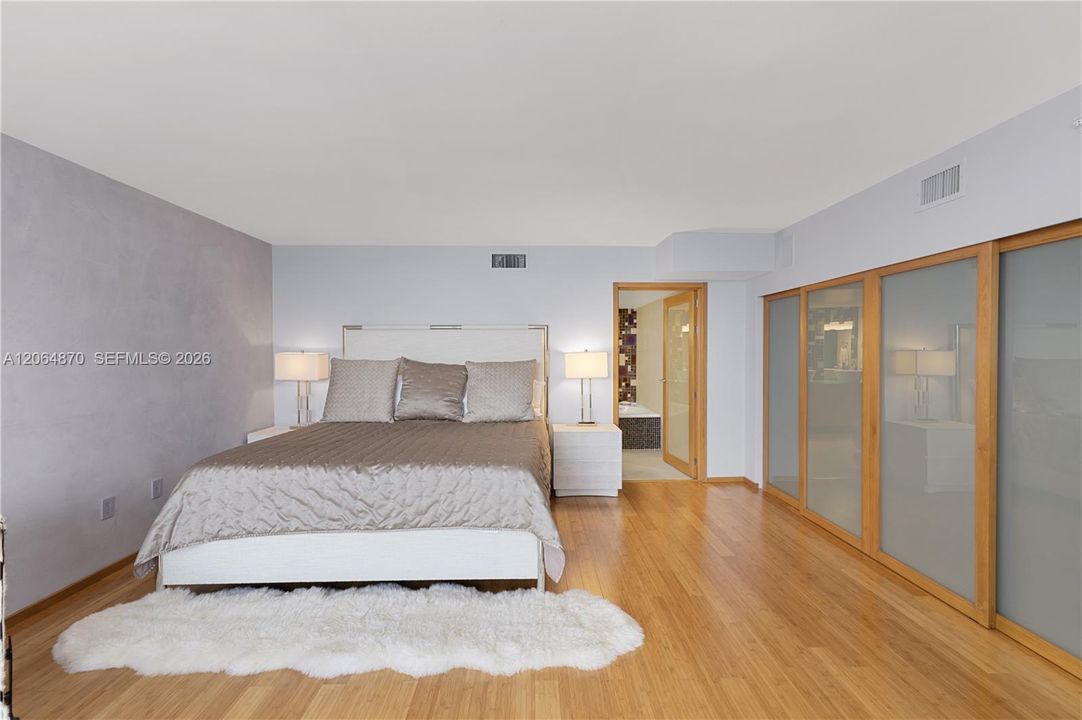 For Sale: $2,295,000 (3 beds, 2 baths, 1550 Square Feet)
