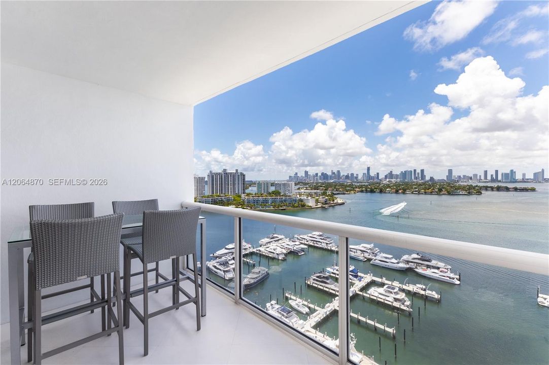 For Sale: $2,295,000 (3 beds, 2 baths, 1550 Square Feet)