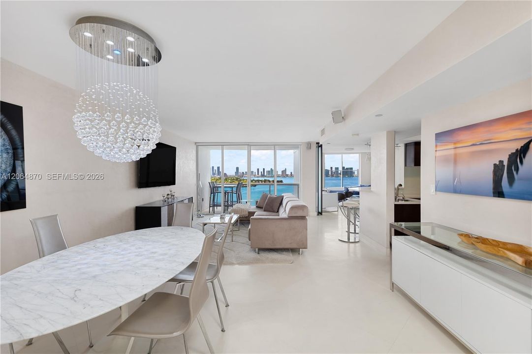 For Sale: $2,295,000 (3 beds, 2 baths, 1550 Square Feet)