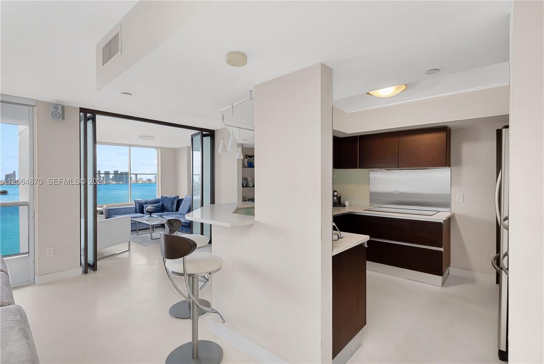 For Sale: $2,295,000 (3 beds, 2 baths, 1550 Square Feet)