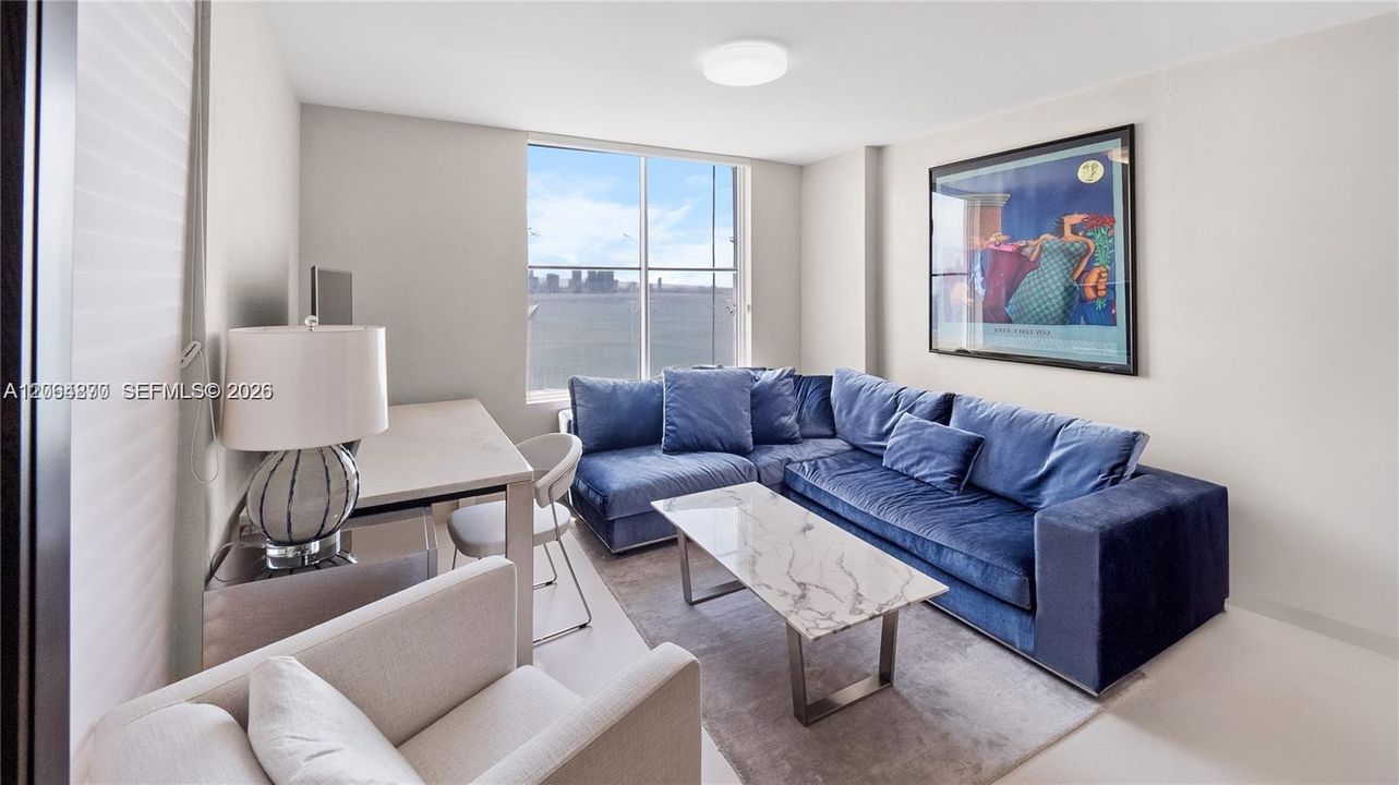 For Sale: $2,295,000 (3 beds, 2 baths, 1550 Square Feet)
