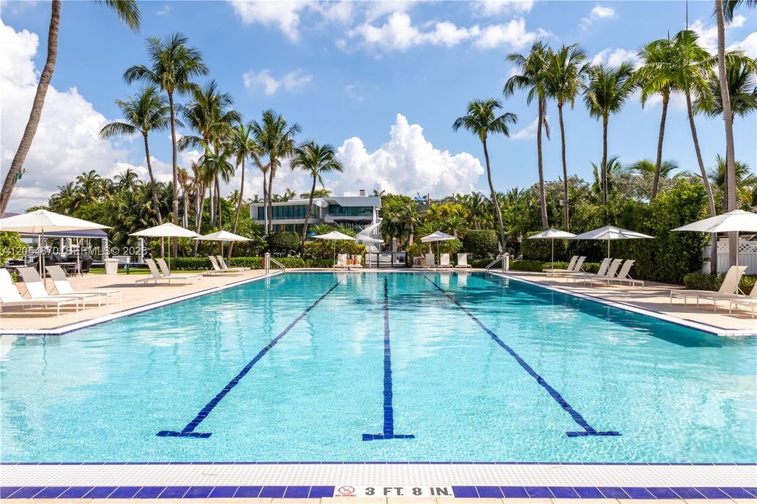 For Sale: $2,295,000 (3 beds, 2 baths, 1550 Square Feet)