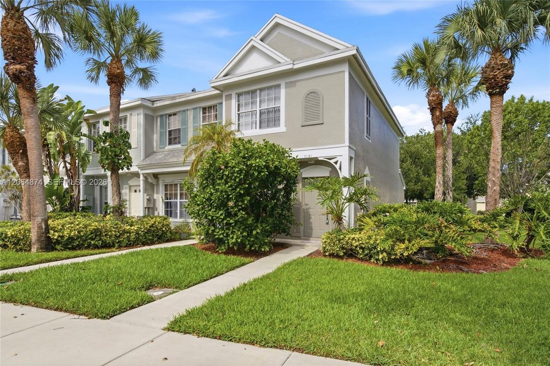 For Sale: $345,000 (2 beds, 2 baths, 1110 Square Feet)