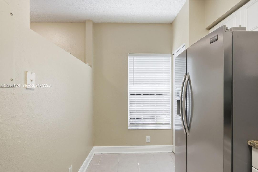 For Sale: $345,000 (2 beds, 2 baths, 1110 Square Feet)