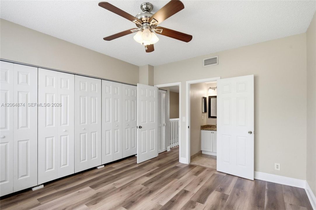 For Sale: $345,000 (2 beds, 2 baths, 1110 Square Feet)