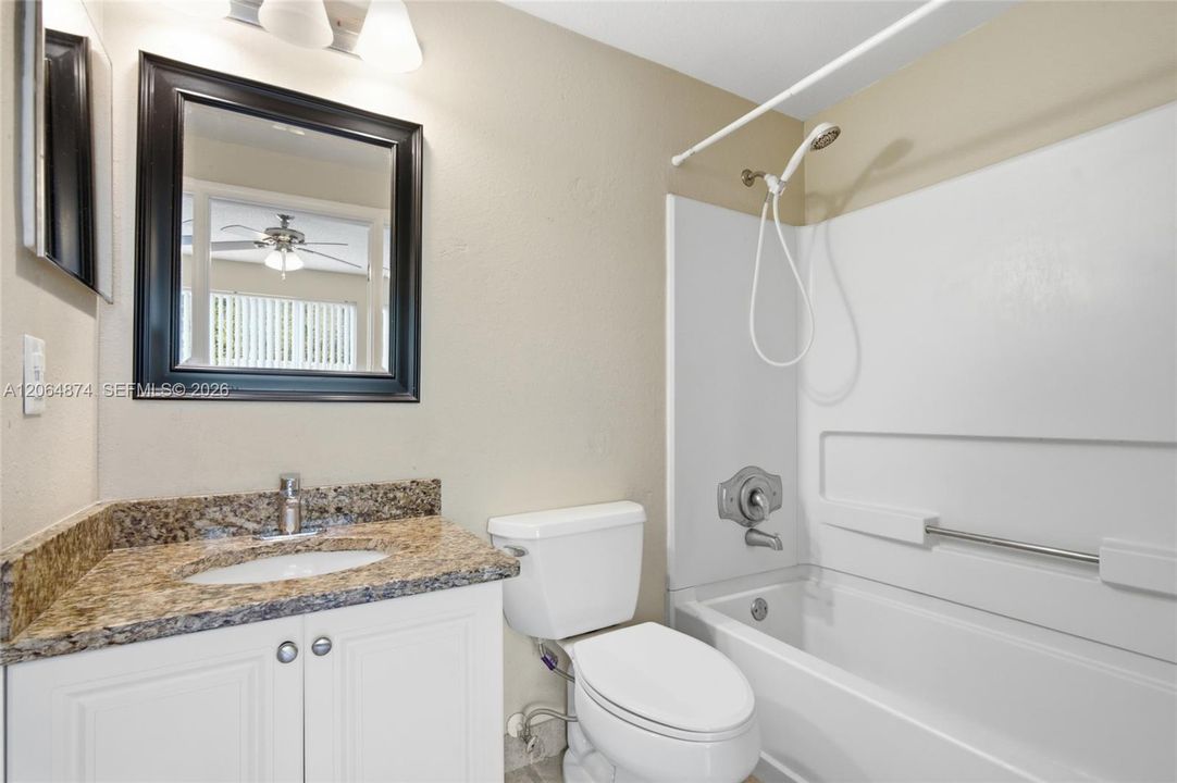 For Sale: $345,000 (2 beds, 2 baths, 1110 Square Feet)