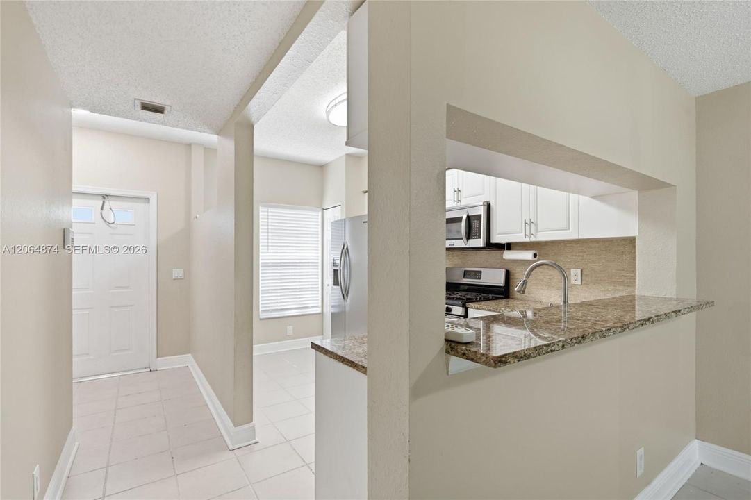 For Sale: $345,000 (2 beds, 2 baths, 1110 Square Feet)