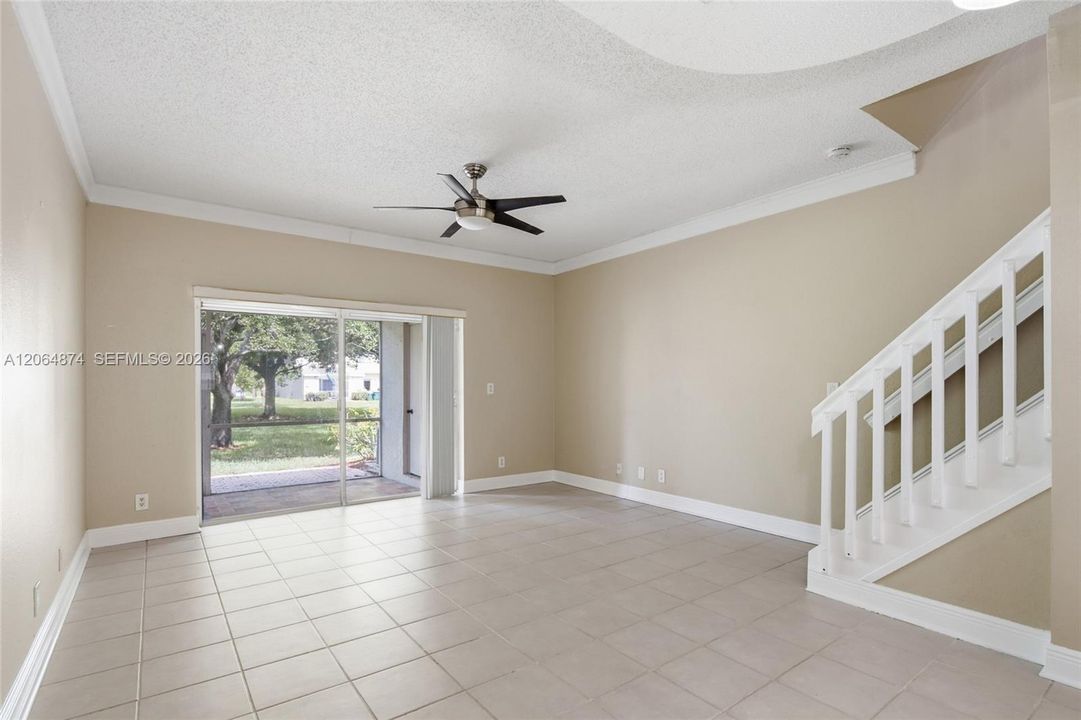 For Sale: $345,000 (2 beds, 2 baths, 1110 Square Feet)