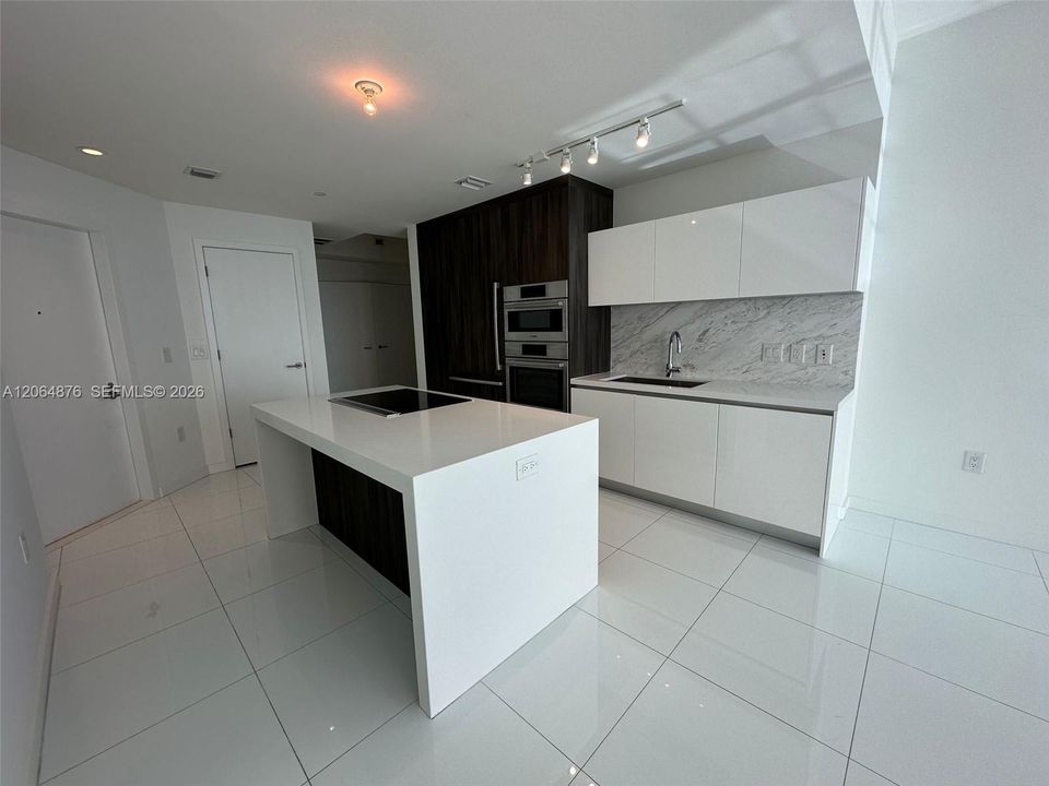 En Venta: $780,000 (1 camas, 2 baños, 1173 Pies cuadrados)