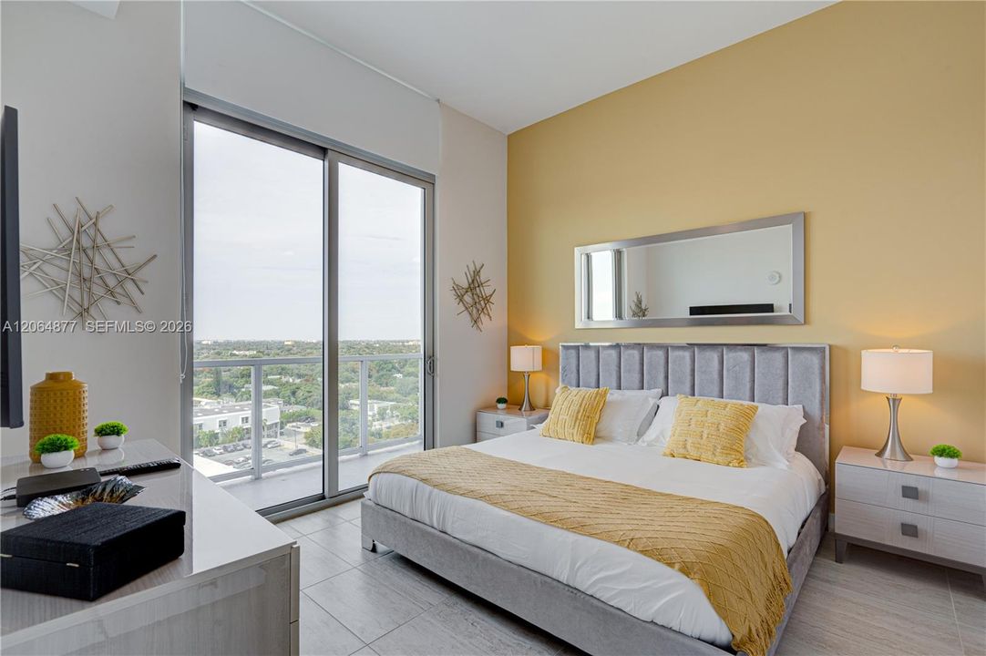 For Rent: $3,650 (1 beds, 1 baths, 728 Square Feet)