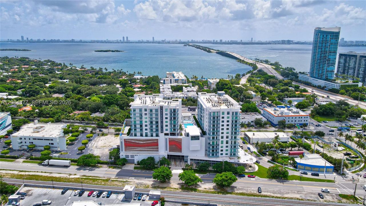 For Rent: $3,650 (1 beds, 1 baths, 728 Square Feet)