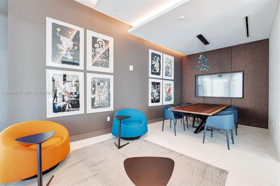 For Rent: $3,650 (1 beds, 1 baths, 728 Square Feet)