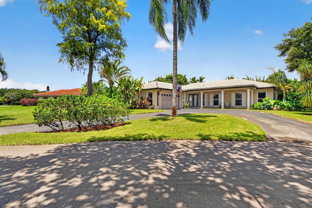 9404 NW 37th Ct _049