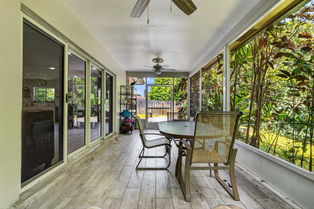 9404 NW 37th Ct _024