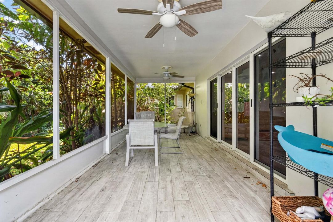 9404 NW 37th Ct _023