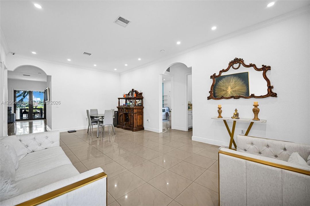 For Sale: $850,000 (4 beds, 3 baths, 2079 Square Feet)