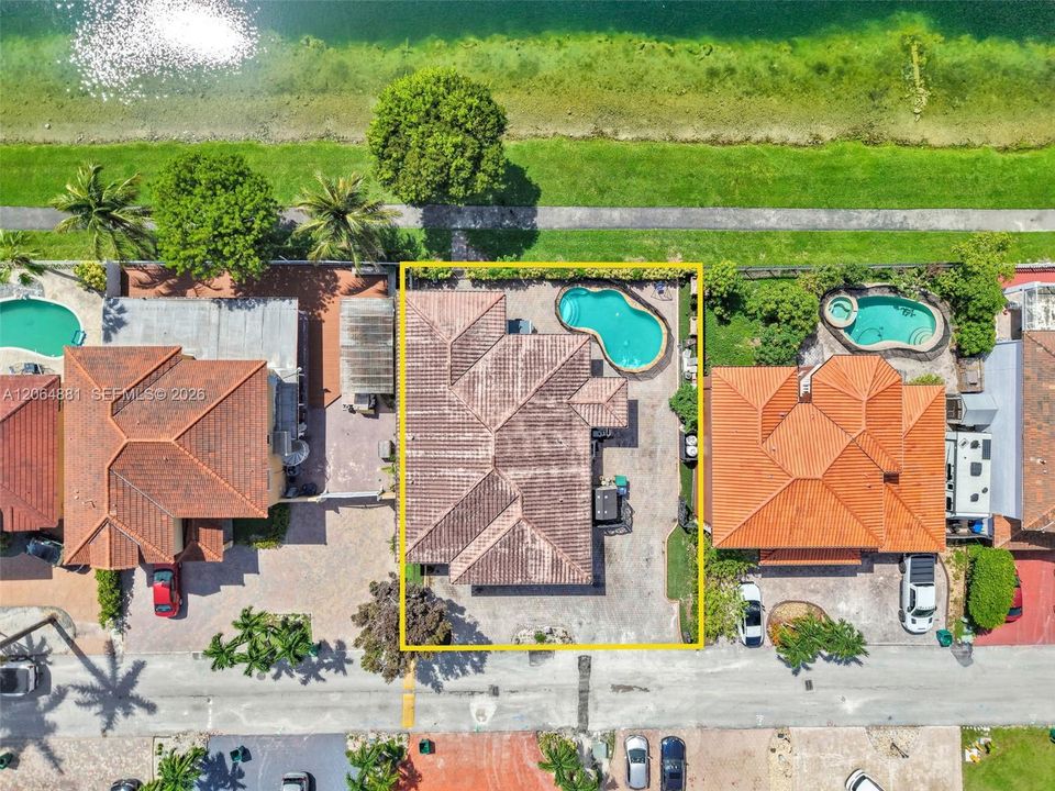 For Sale: $850,000 (4 beds, 3 baths, 2079 Square Feet)