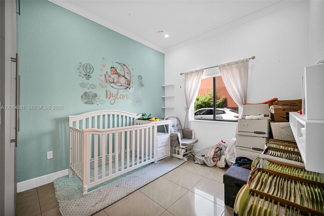 For Sale: $850,000 (4 beds, 3 baths, 2079 Square Feet)