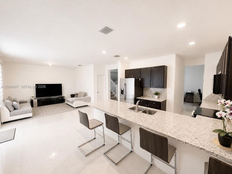En Renta: $5,900 (5 camas, 4 baños, 2909 Pies cuadrados)