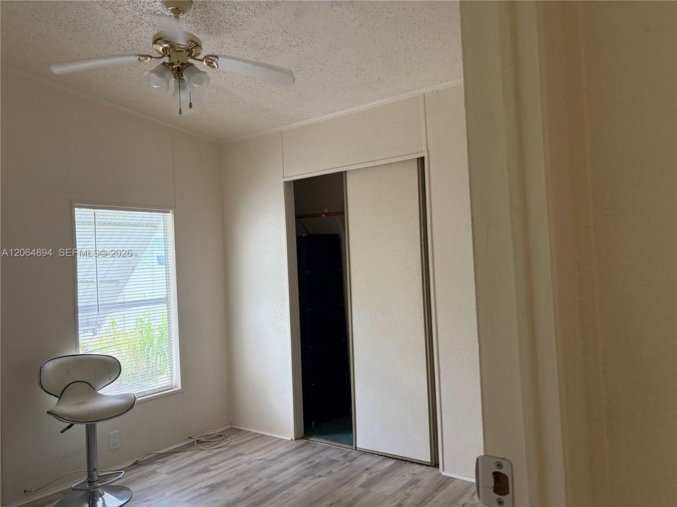 For Sale: $225,000 (2 beds, 2 baths, 1170 Square Feet)