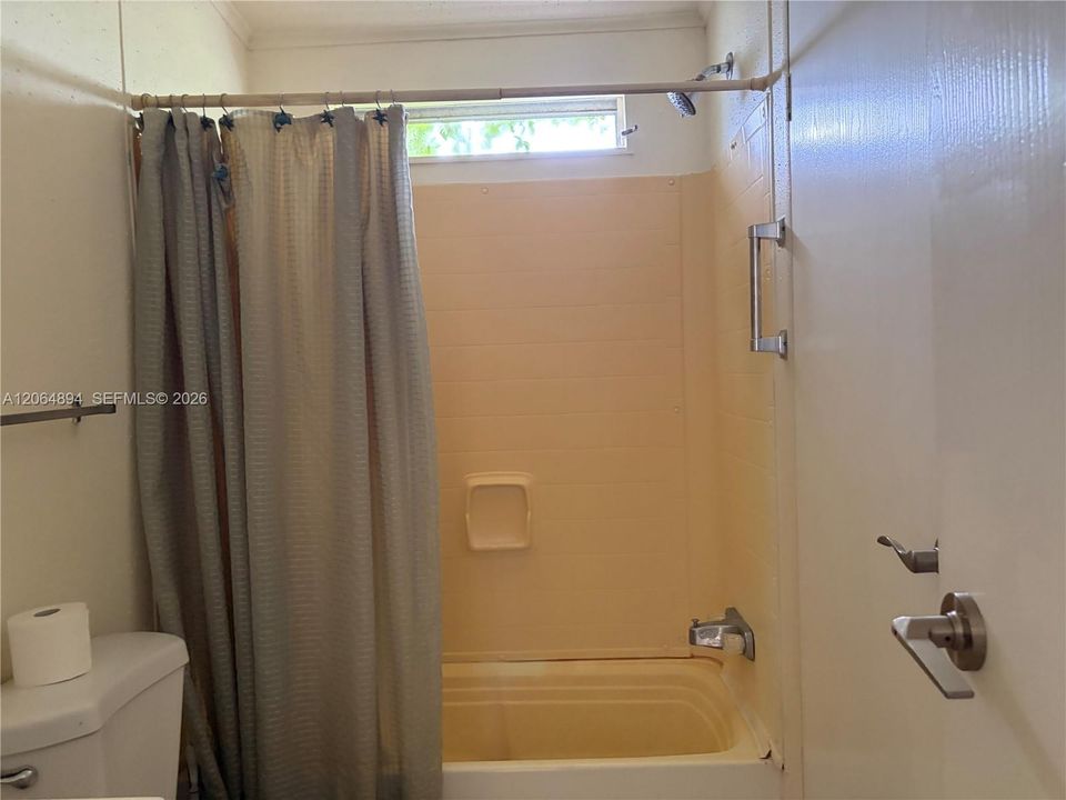 For Sale: $225,000 (2 beds, 2 baths, 1170 Square Feet)