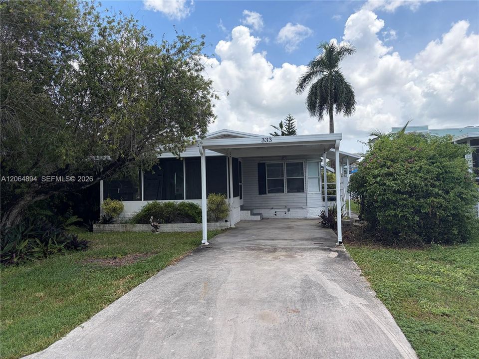 For Sale: $225,000 (2 beds, 2 baths, 1170 Square Feet)