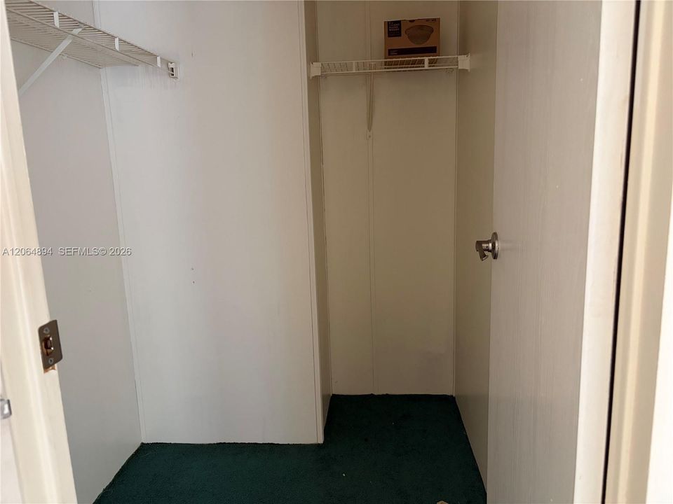 For Sale: $225,000 (2 beds, 2 baths, 1170 Square Feet)