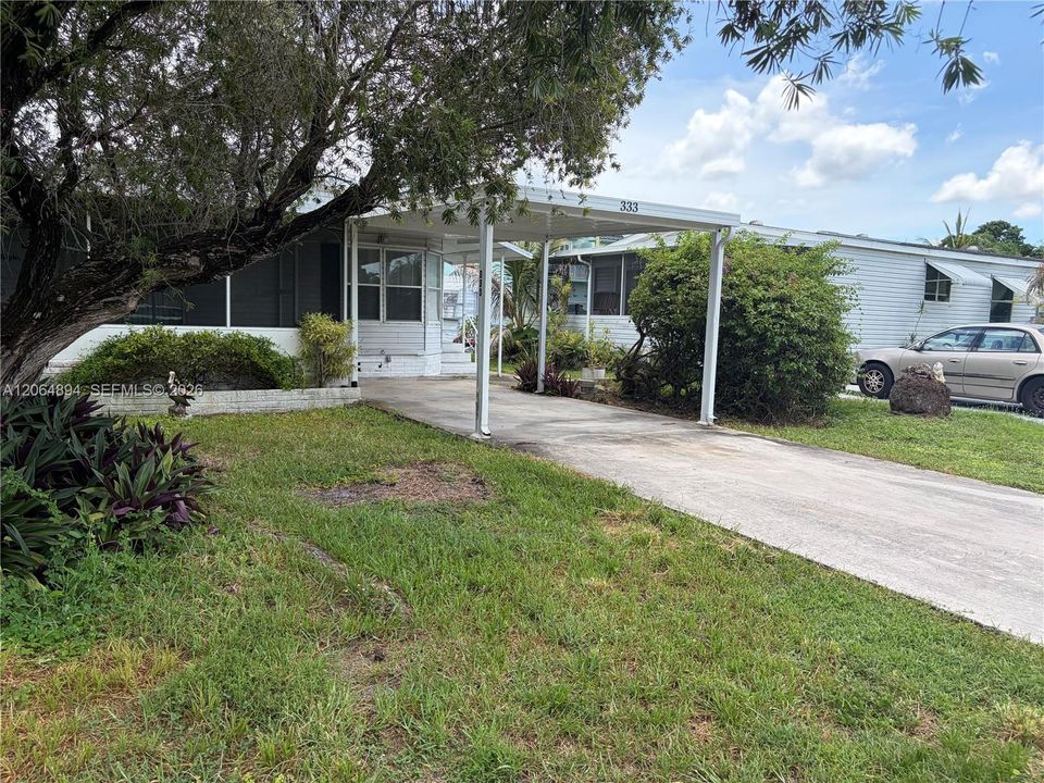 For Sale: $225,000 (2 beds, 2 baths, 1170 Square Feet)