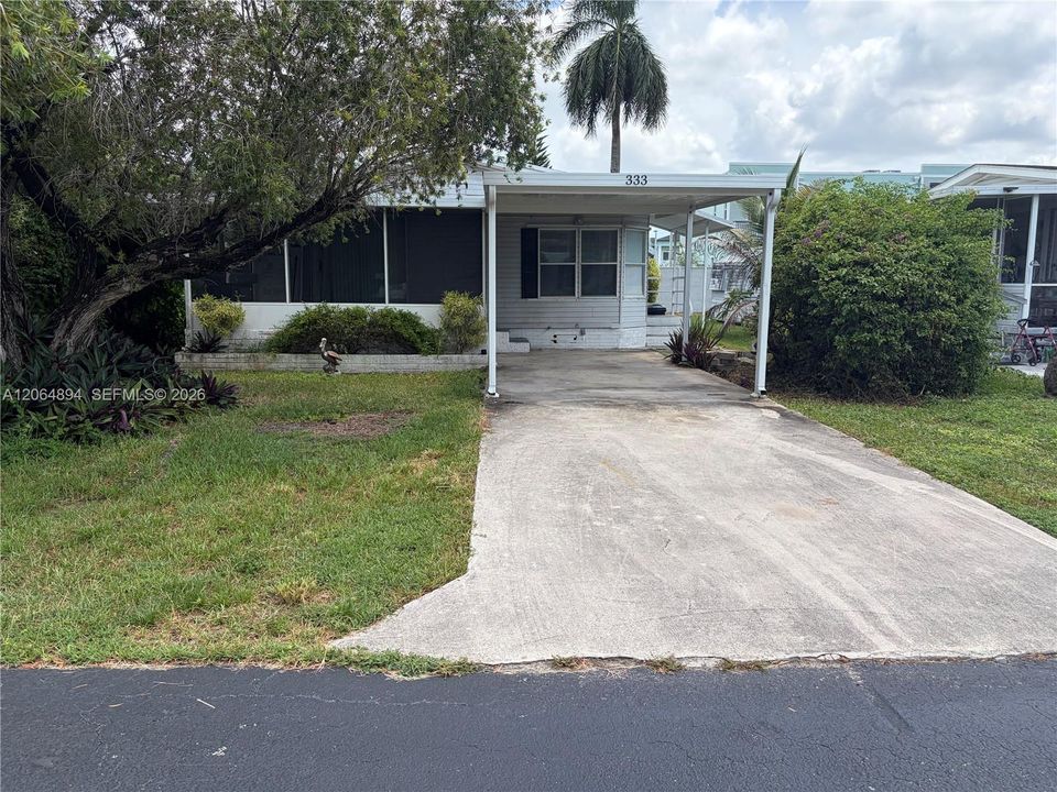 For Sale: $225,000 (2 beds, 2 baths, 1170 Square Feet)