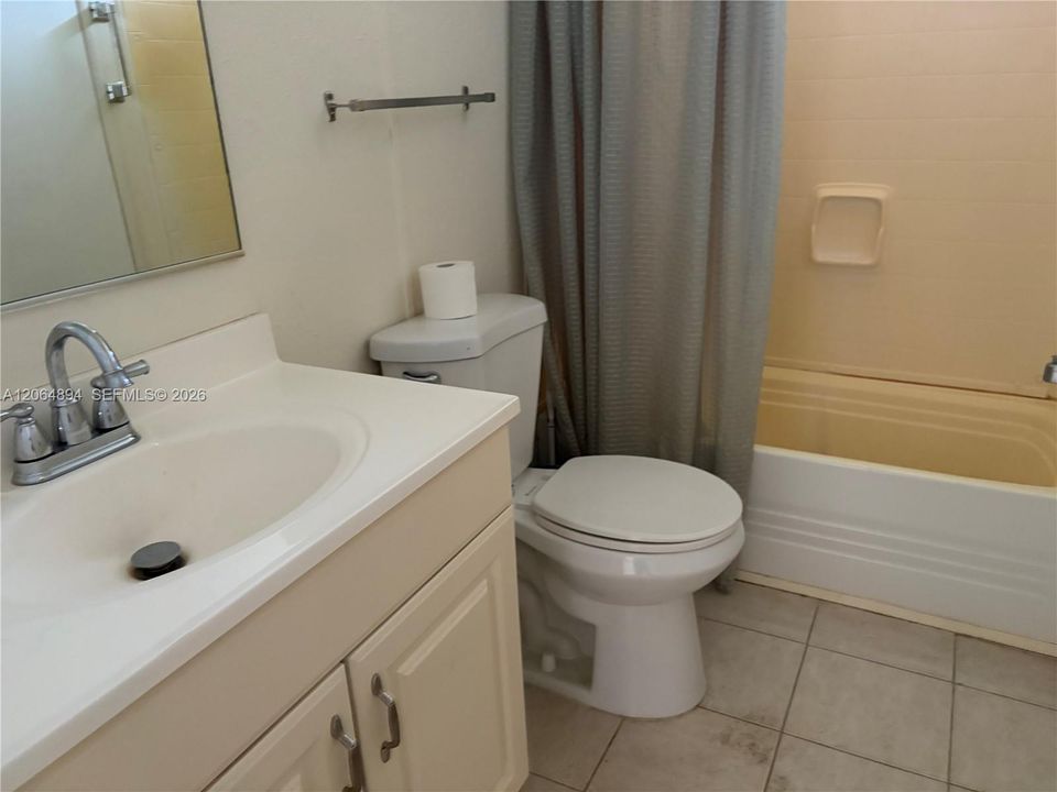 For Sale: $225,000 (2 beds, 2 baths, 1170 Square Feet)