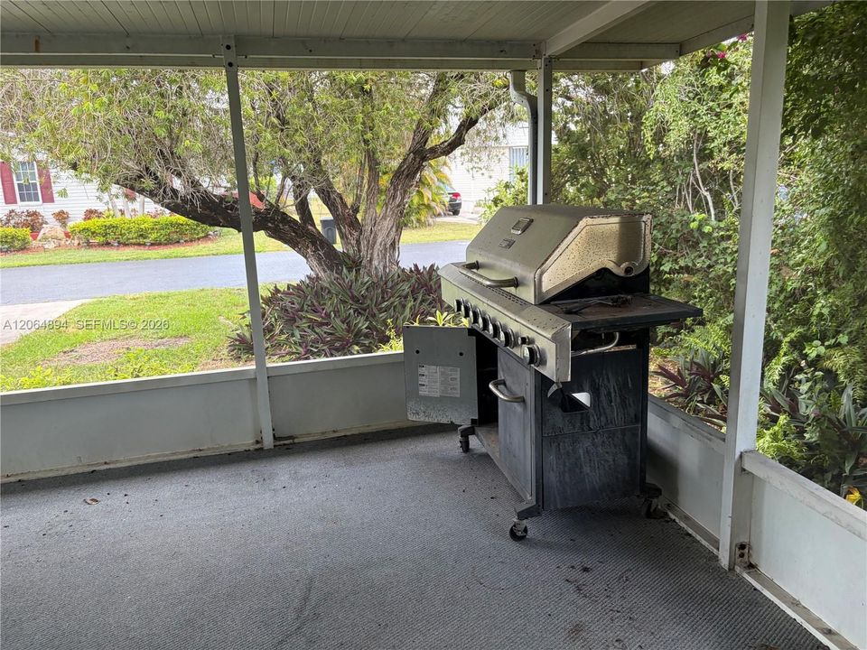 For Sale: $225,000 (2 beds, 2 baths, 1170 Square Feet)