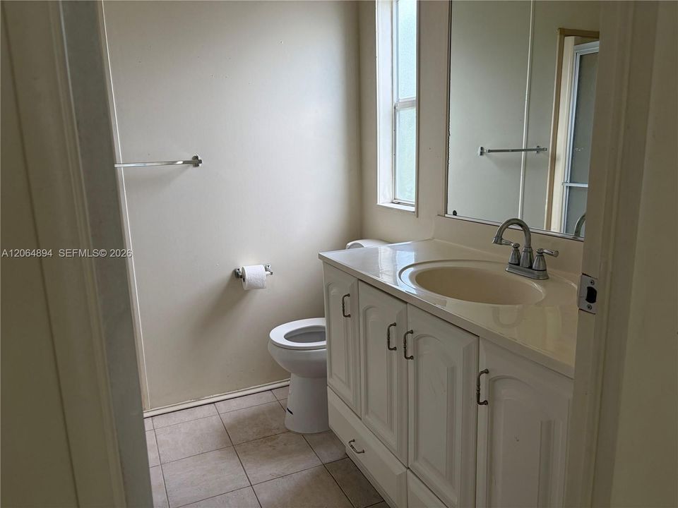 For Sale: $225,000 (2 beds, 2 baths, 1170 Square Feet)
