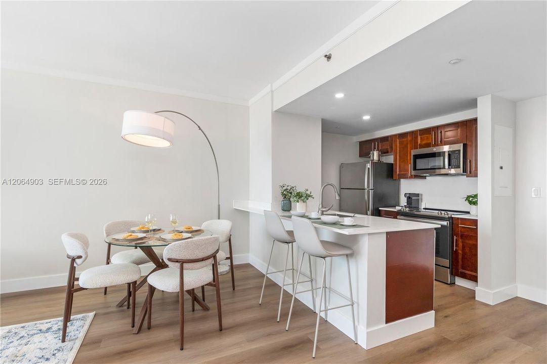 En Venta: $743,000 (1 camas, 1 baños, 693 Pies cuadrados)