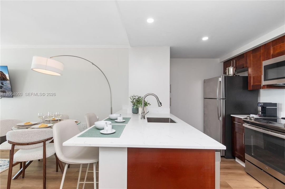 En Venta: $743,000 (1 camas, 1 baños, 693 Pies cuadrados)