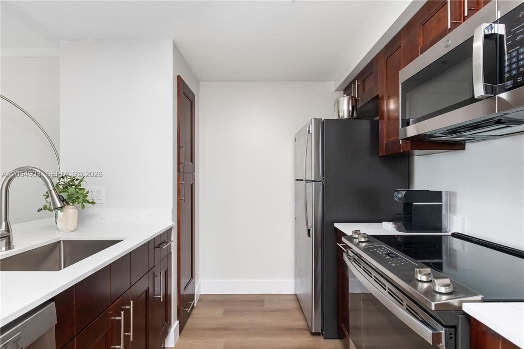 En Venta: $743,000 (1 camas, 1 baños, 693 Pies cuadrados)