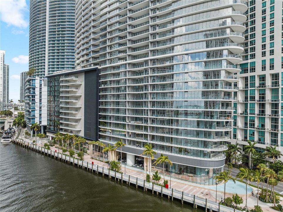For Sale: $3,500,000 (3 beds, 3 baths, 2328 Square Feet)
