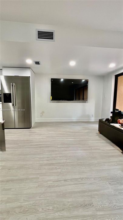 For Sale: $410,000 (3 beds, 2 baths, 1581 Square Feet)