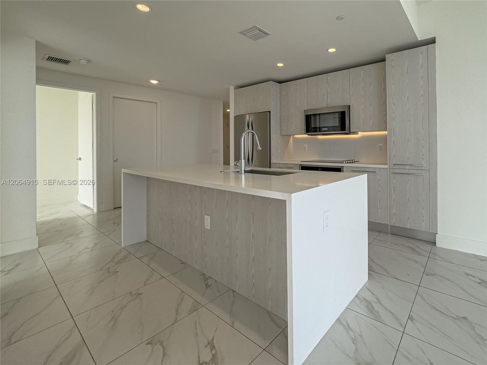 For Rent: $4,100 (3 beds, 3 baths, 1297 Square Feet)