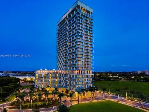 For Rent: $4,100 (3 beds, 3 baths, 1297 Square Feet)