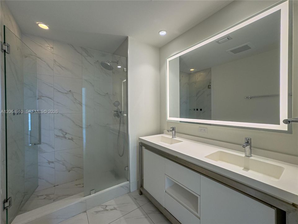 For Rent: $4,100 (3 beds, 3 baths, 1297 Square Feet)